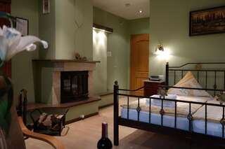 Отель VillaMirage Тарновске-Гуры Улучшенный двухместный номер с 1 двуспальной кроватью и диваном-6